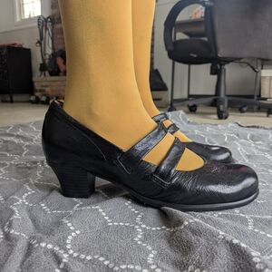 Miz Mooz Size 11 Black Women's Heels